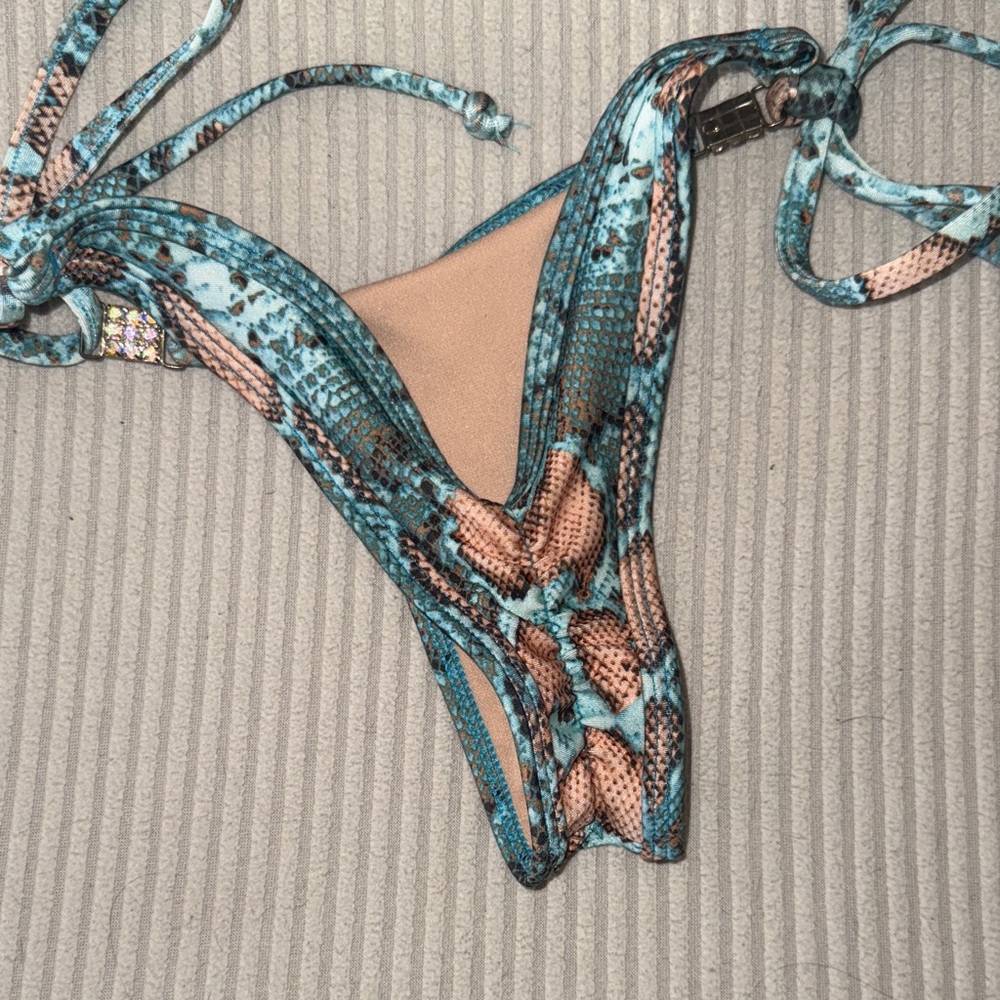 Snake Print Bikini Set - Picture 2 of 3